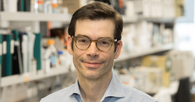 CHUM Dr. Turcotte, chirurgien et chercher au CRCHUM